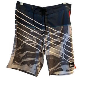 Quiksilver Men's Highline Lava Slash Boardshorts Blue Size 32